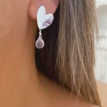 Aretes de plata calada con amatistas y detalles brillantes