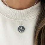 Collar hecho a mano inspirado en la noche y la naturaleza