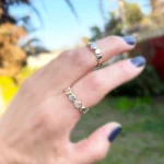 Anillo artesanal con lentejuelas en plata 950