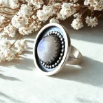 Anillo Orbital artesanal en plata 950 con piedra luna