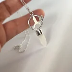 Accesorio delicado en plata 950 con inspiración natural