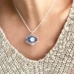 Collar espiritual con ojo protector y cristal Swarovski