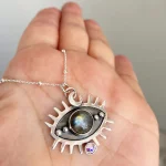 Colgante en plata envejecida con piedra luna natural
