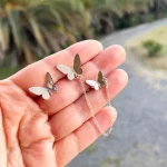 Joyería contemporánea en plata con mariposas ear cuff