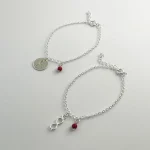 Pulsera elegante con cadena rolo y colgante hecho a mano