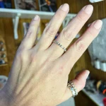 Anillo de plata 950 con diseño relajante y funcional
