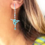 Aros calados de colibrí en plata con cristales Swarovski