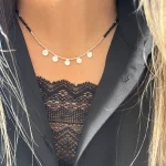 Collar delicado con spinel negro y mostacillas de plata