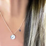 Collar de plata con constelación grabada y piedra elegida