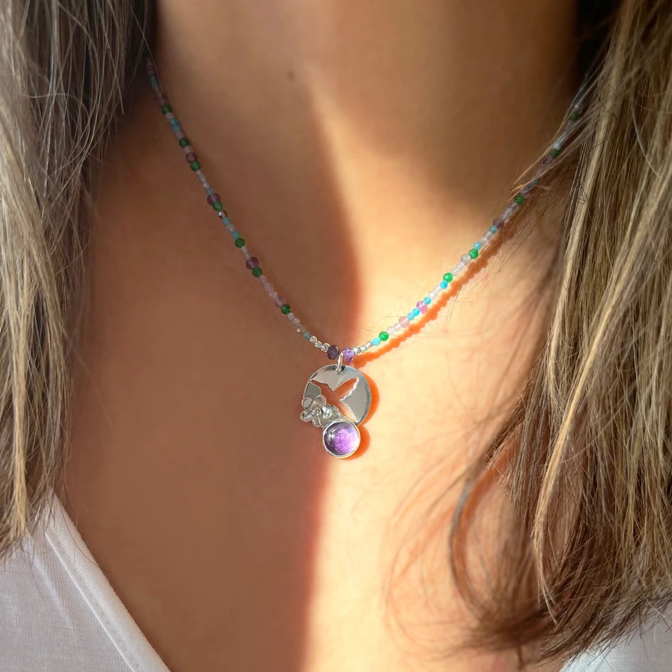 Collar de piedras naturales y amatista en plata 950