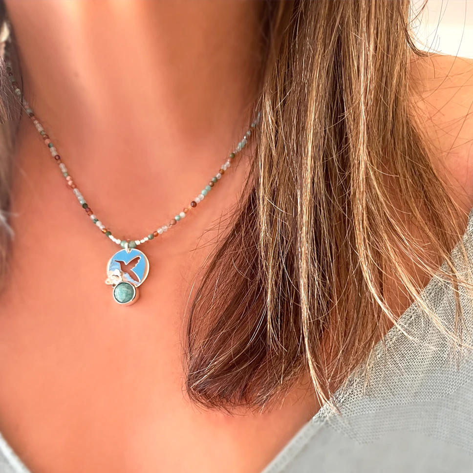 Collar con piedras amazonita, apatita, lapislázuli y cuarzos