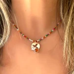 Collar delicado de colibrí calado con cornalina natural