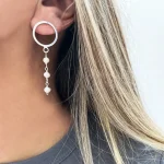 Aros artesanales con guirnalda de perlas y plata