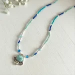 collar de plata con larimar natural