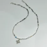 Collar simbólico hecho a mano con piedra luna