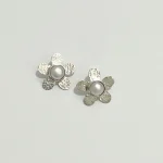 Aros flor de plata con perla natural hechos a mano