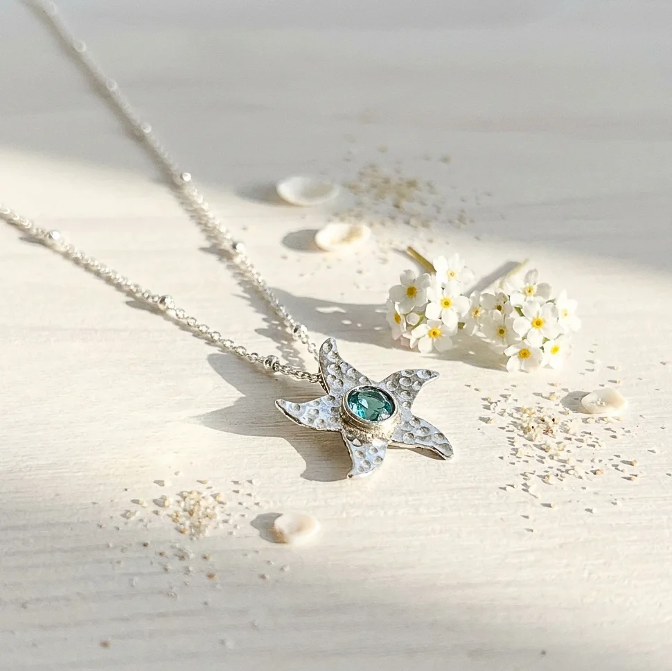 joyería inspirada en el mar azul