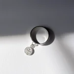 Anillo artesanal con medalla San Benito