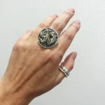anillo talismán de pirita redonda
