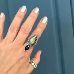 Anillo elegante en plata con ónix negro