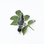 Anillo Labradorita Night con iridiscencia natural