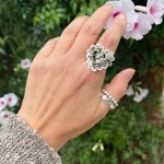 anillo protección dorada con pirita