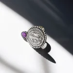 Joya de plata con medalla San Benito y detalle en piedra