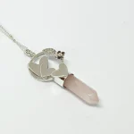 Colgante de cuarzo rosa con corazones en plata 950