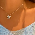 joya artesanal con cristal swarovski azul