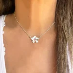 Collar Flor Analia de plata con cristal en el centro