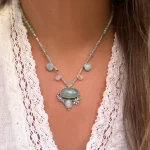 Joya artesanal con amazonitas naturales y colgante de plata 950