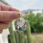 Joyería en plata 950 con medalla de Santa Teresita y piedras a elección