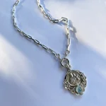 Medalla Virgen del Carmen modelo Edén en plata 950