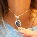 colgante pez azul profundo en plata 950