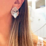 Aros con diseño calado y larimar auténtico