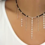 Collar femenino de plata con piedras protectoras