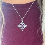 Colgante de protección con piedra luna