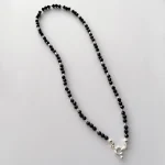 Collar elegante de plata con turmalina negra facetada