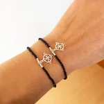 Joya protectora hecha a mano con piedras naturales de spinel