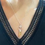 Punta de citrino natural con diseño estelar en plata