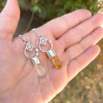 Colgante místico con cuarzo o citrino y cadena de plata