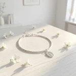 pulsera simbólica de protección femenina