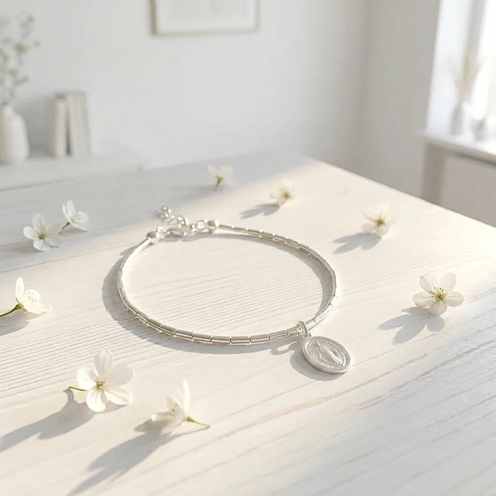 pulsera simbólica de protección femenina