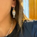 aros pez con detalle de pelotitas de plata