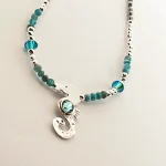 collar con piedras naturales azul y plata
