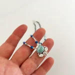 joya artesanal con larimar lapislazuli turquesa y apatita