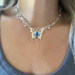 collar simbolo de transformación femenina