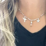 collar de plata con dijes personalizables