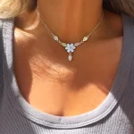 choker con flor central plata