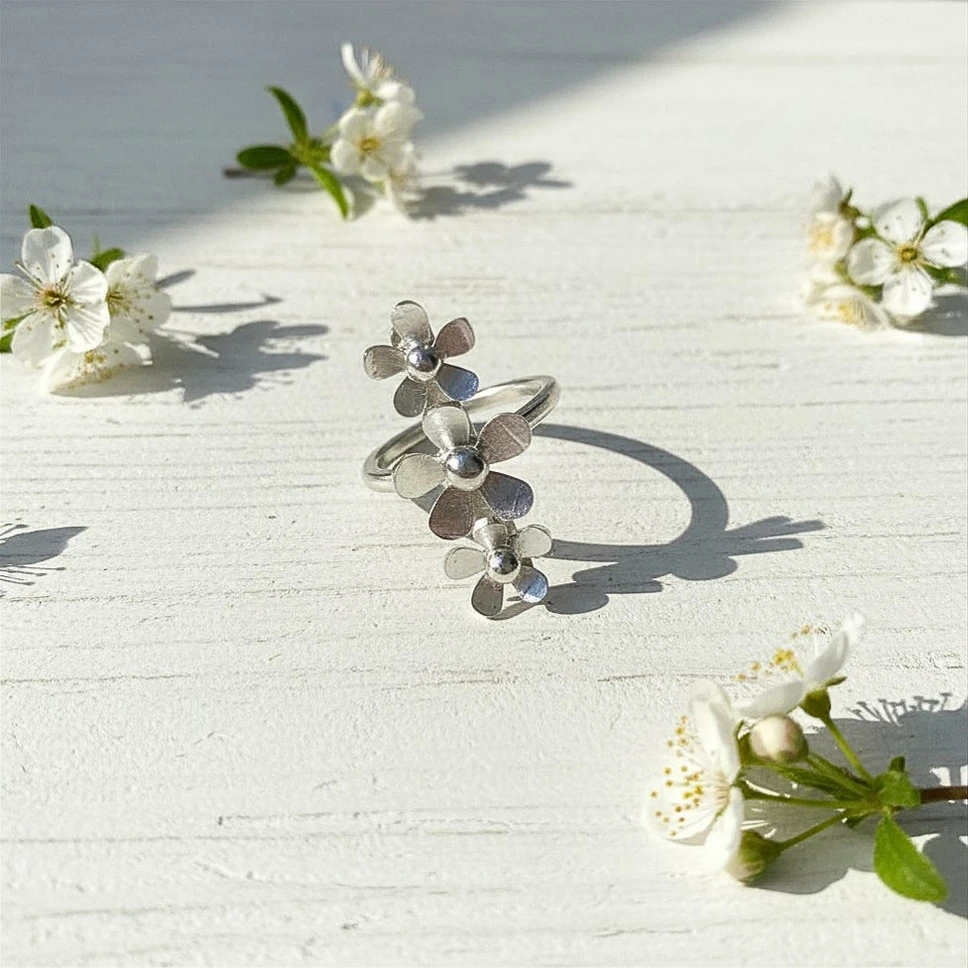 Anillo corona floral en plata 950 hecho a mano